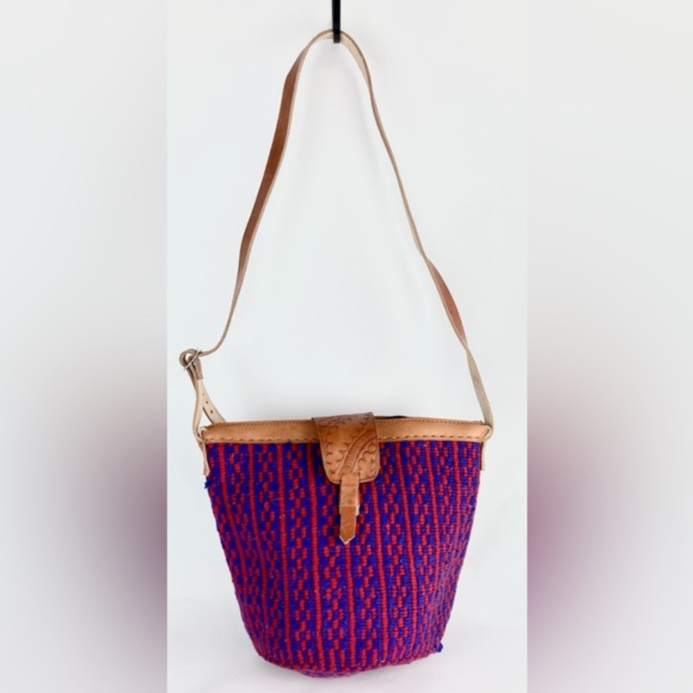 NWOT Sisal and Wool Woven Handbag w/leather top/closure/straps